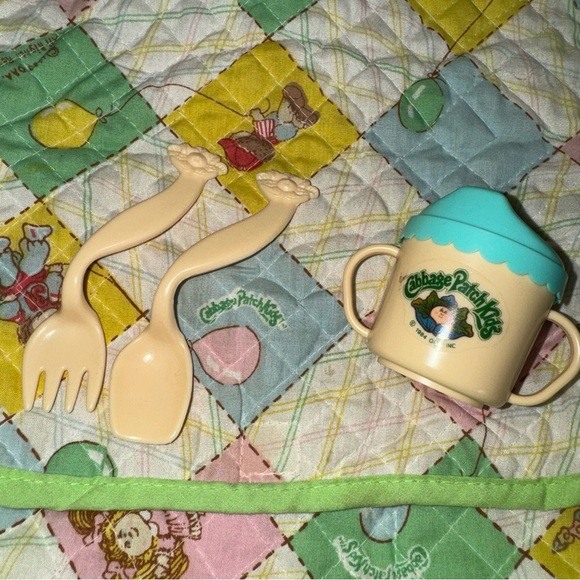 Vintage 1983 Cabbage Patch Kids Diaper Bag Sippy Cup Fork And Spoon - Picture 2 of 15